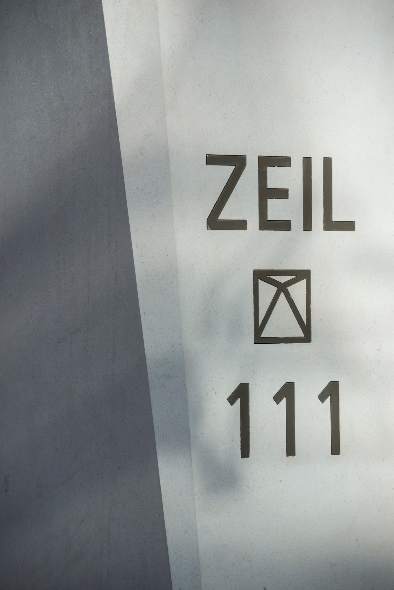 Zeil 111 Frankfurt - Tektonik
